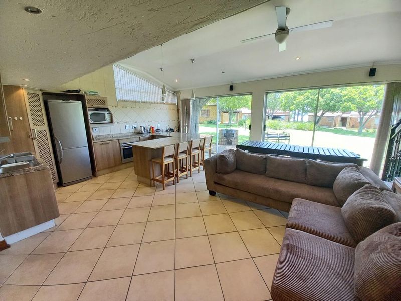 Modern Waterfront Living: A Perfect Investment Opportunity - Photo 2