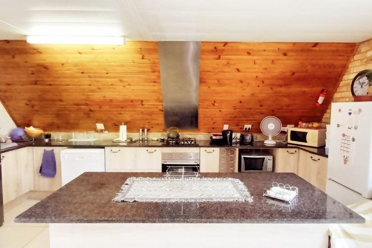 Charming 2-Bedroom A-Frame Home in Port O'Call Holiday Complex - Photo 5
