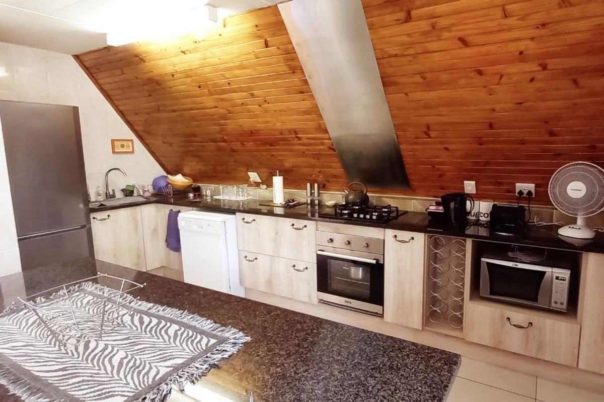 Charming 2-Bedroom A-Frame Home in Port O'Call Holiday Complex - Photo 4