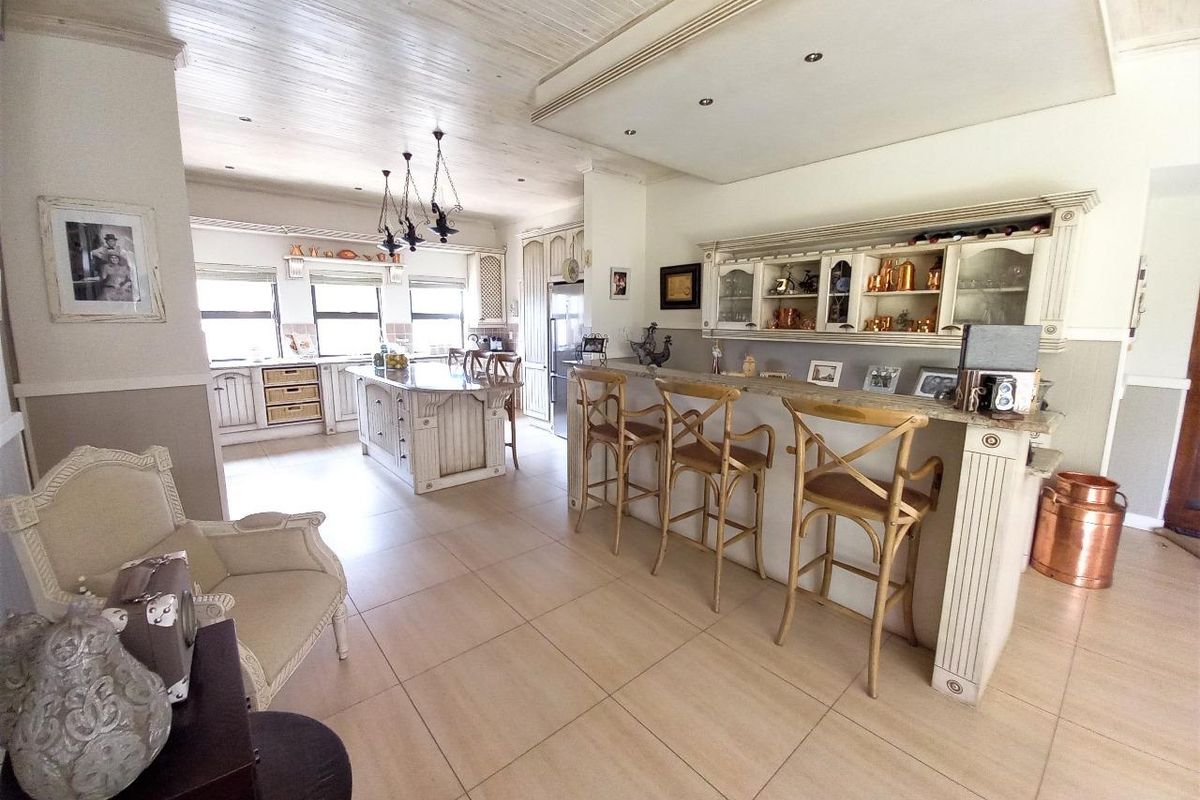 Spacious Family Home with Premium Features - Photo 3