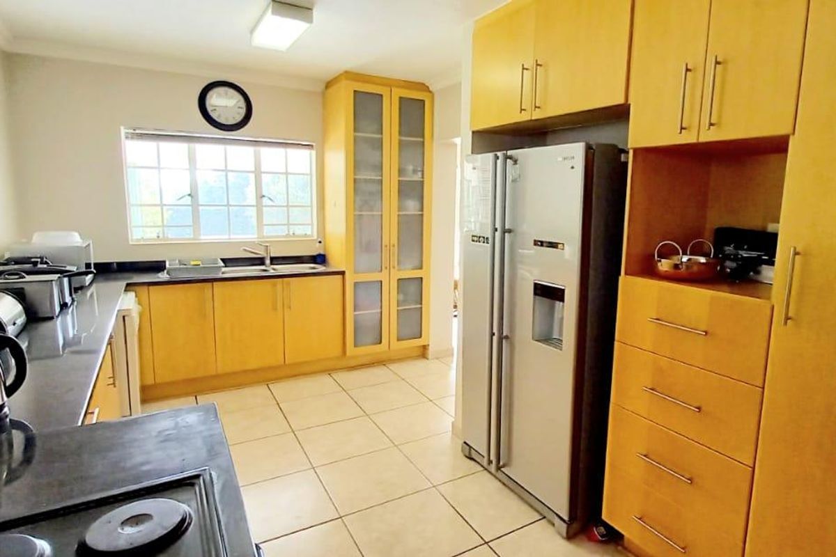 Spacious Family Home in a Secure Complex with Waterfront Access - Photo 3