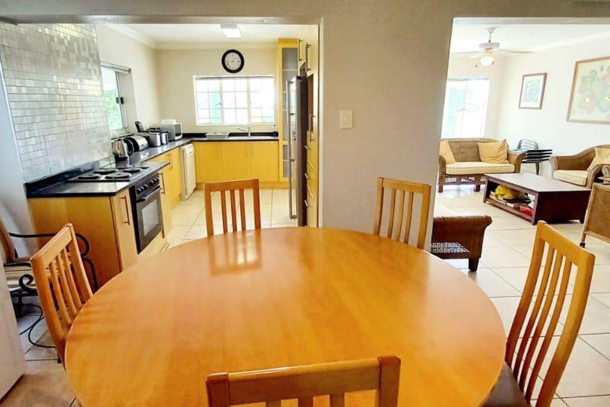 Spacious Family Home in a Secure Complex with Waterfront Access - Photo 5