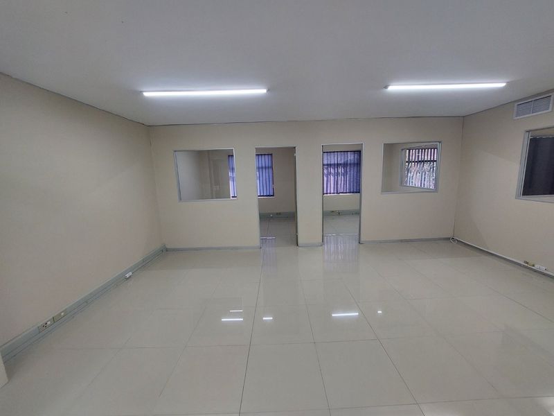 Commercial property for rent in Westville - Photo 3