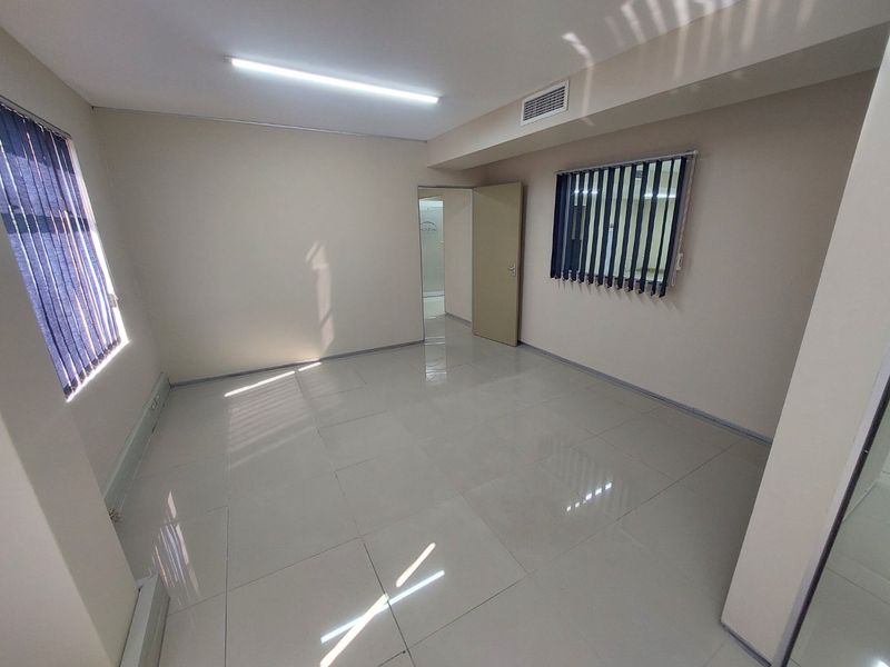Commercial property for rent in Westville - Photo 8