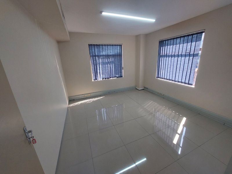Commercial property for rent in Westville - Photo 7