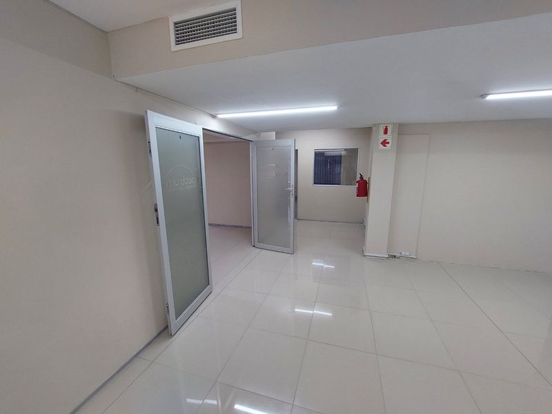 Commercial property for rent in Westville - Photo 5