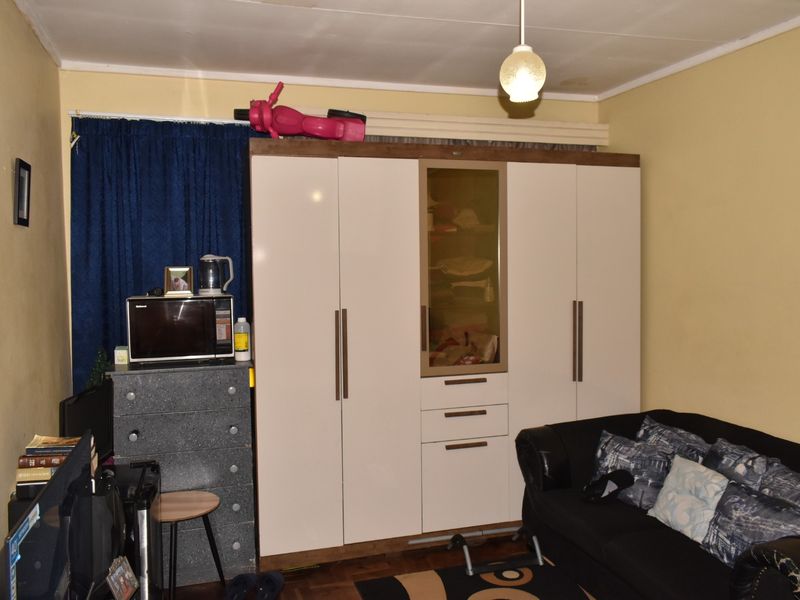 2.5 Bedroom Apartment For Sale in Sunnyside - Photo 6