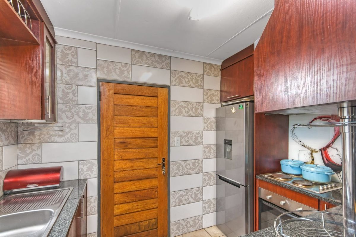 Standalone 3 Bedroom House for sale in Waterfield Estate, Centurion  - Photo 5