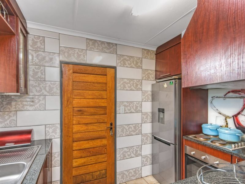 Standalone 3 Bedroom House for sale in Waterfield Estate, Centurion  - Photo 5