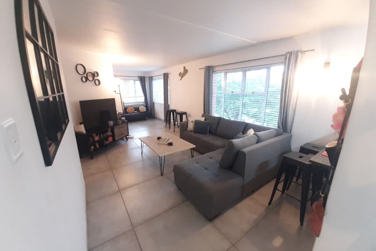 2 Bedroom For Sale in Hatfield - Photo 2