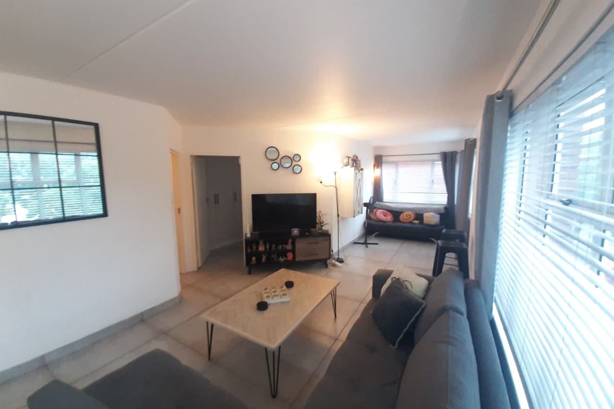 2 Bedroom For Sale in Hatfield - Photo 4