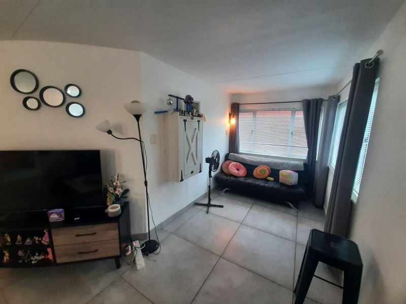 2 Bedroom For Sale in Hatfield - Photo 3