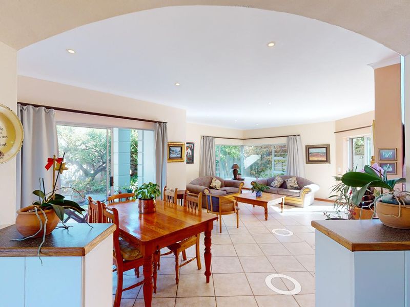 Walk 100m to the beach from this 3 bed home with two flatlets in popular Cola Beach, Sedgefield. - Photo 2