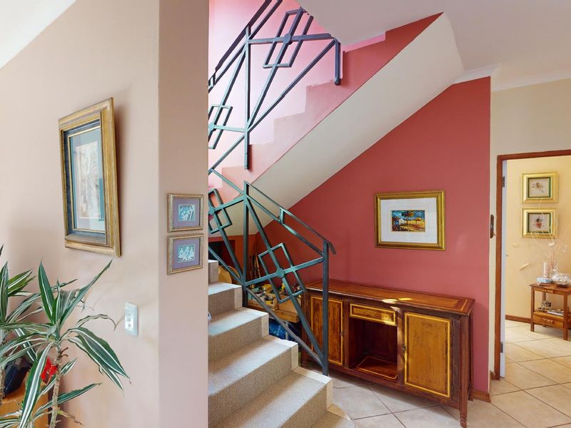 Walk 100m to the beach from this 3 bed home with two flatlets in popular Cola Beach, Sedgefield. - Photo 10