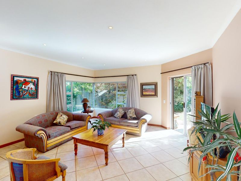 Walk 100m to the beach from this 3 bed home with two flatlets in popular Cola Beach, Sedgefield. - Photo 9