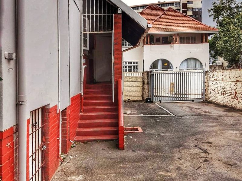 REDUCED: Prime Musgrave Road Commercial/Office Space with Excellent Exposure and Flexible Layout - Photo 10