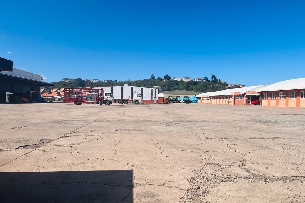 Prospecton Industrial Logistics Hub | Port Proximity | Investment Opportunity | Extensive Yard & Office Infrastructure - Photo 2