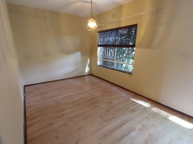 Bright Townhouse in Birchleigh with Garden Access - Photo 3