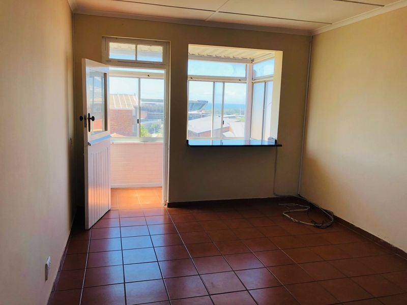 2.5 Bedrooms, 1 bathroom Apartment To Let In Morningside, Durban - Photo 6
