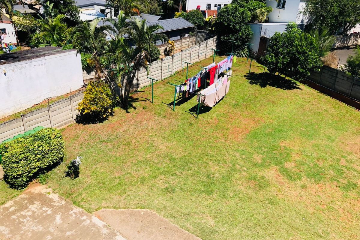 2.5 Bedrooms, 1 bathroom Apartment To Let In Morningside, Durban - Photo 4