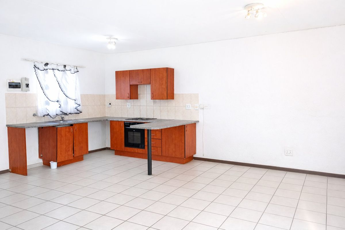 2 Bedroom | 2 Bathroom Apartment For Sale - Photo 4