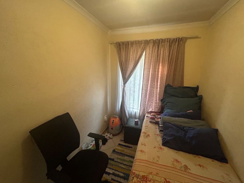 2 bedroom townhouse for rental in Olivenhoutbos  - Photo 10