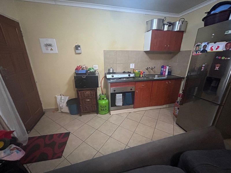 2 bedroom townhouse for rental in Olivenhoutbos  - Photo 6