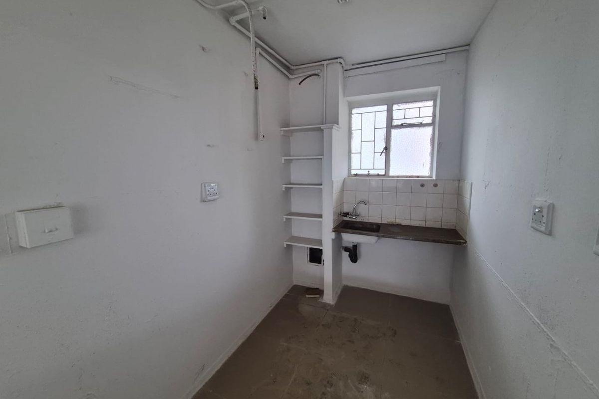 2.5 BEDROOM 1.5 BATHROOM APARTMENT FOR SALE IN SUNNYSIDE - Photo 4