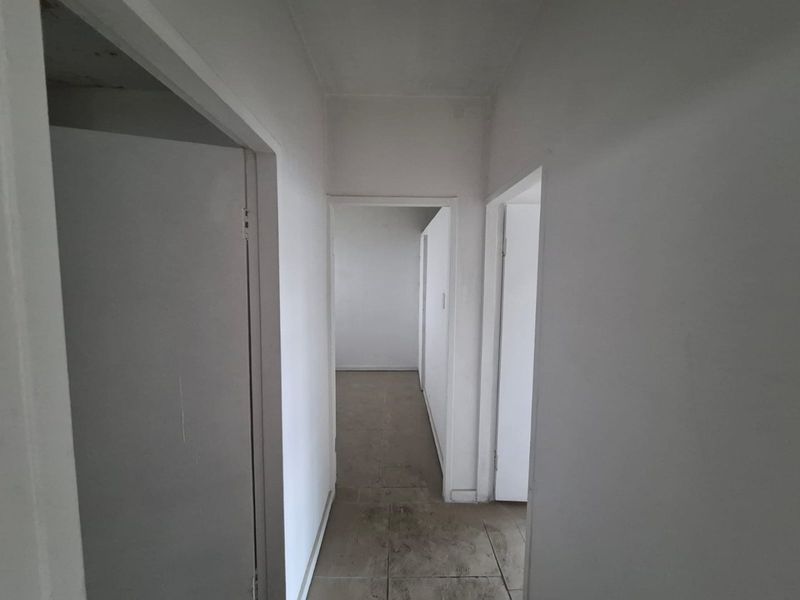 2.5 BEDROOM 1.5 BATHROOM APARTMENT FOR SALE IN SUNNYSIDE - Photo 6