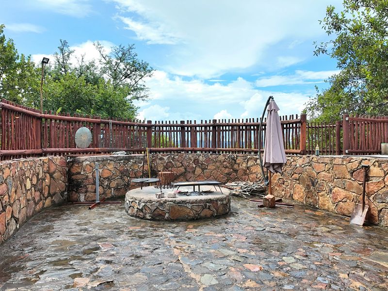 330 hectares Vaalwater, fully fenced, 5-star address - Photo 3