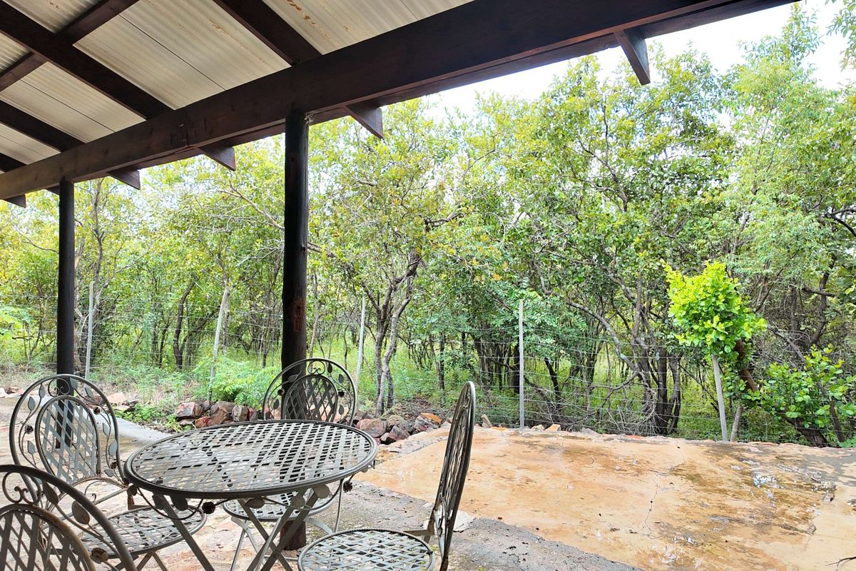 330 hectares Vaalwater, fully fenced, 5-star address - Photo 5