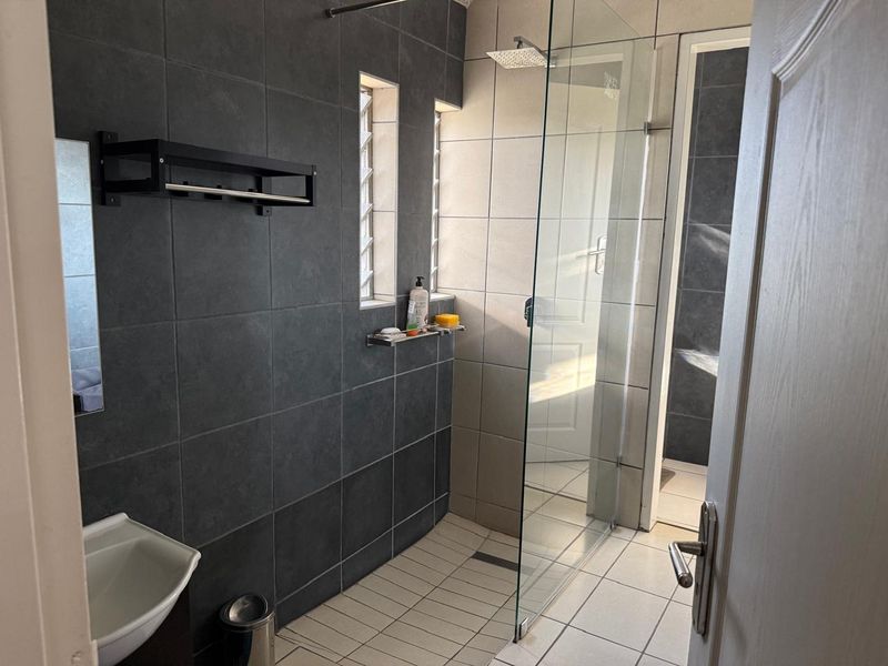 LOCATION. LUXURY. MAJESTY. - Photo 4