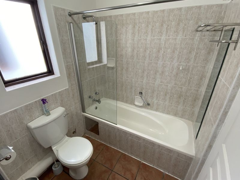 Relaxing 2 bedroom, 2 bathroom, 1st floor unit - Photo 8