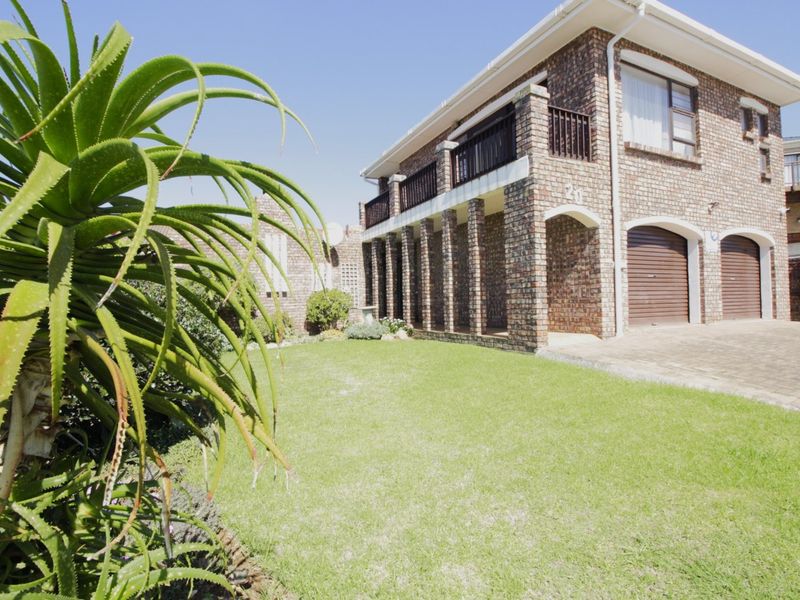 Walking distance to the beach - Photo 3