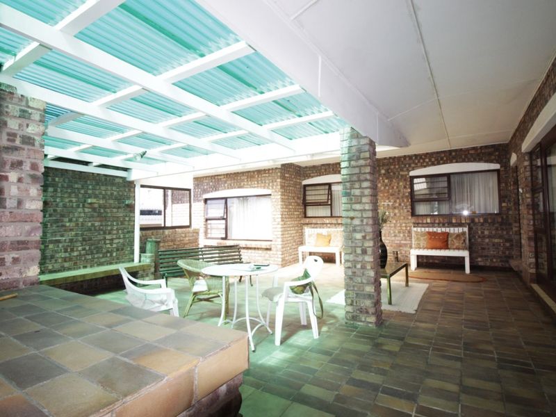 Walking distance to the beach - Photo 7