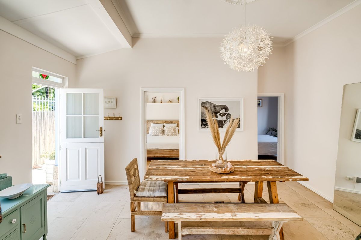 Delightful Pet Friendly 2 Bed  House located in a quiet leafy part of Gardens - Photo 3