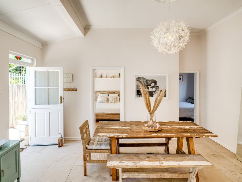 Delightful Pet Friendly 2 Bed  House located in a quiet leafy part of Gardens - Photo 3