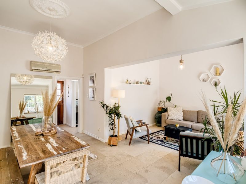 Delightful Pet Friendly 2 Bed  House located in a quiet leafy part of Gardens - Photo 4