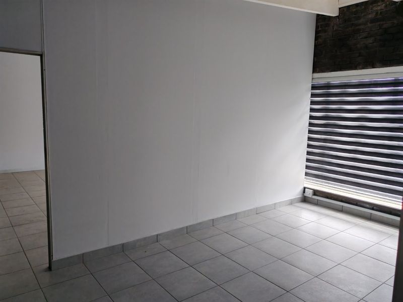 Spacious Office & Warehouse Facility To Let – ±700m2 - Photo 8