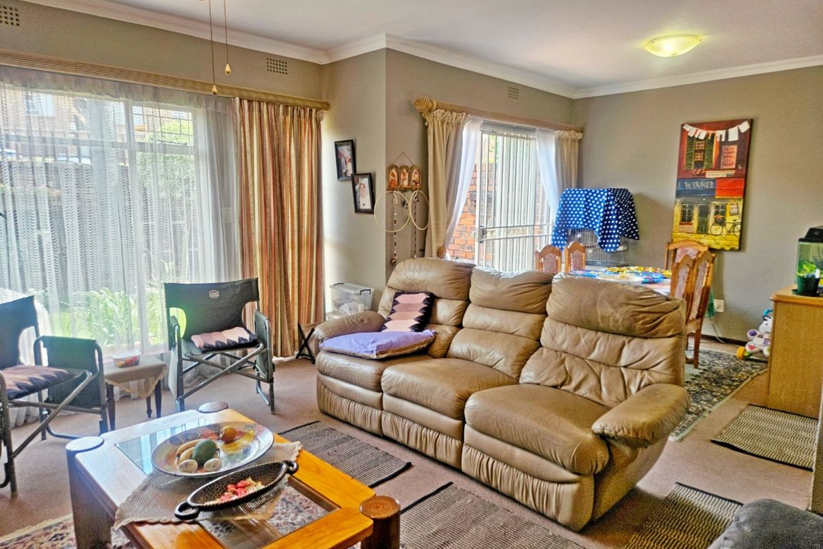 Cosy 2-Bedroom Family Home in a Secure Complex – Birchleigh - Photo 3