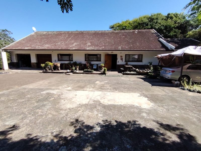 Country Living Meets Coastal Charm – Large Erf In The Heart Of Uvongo - Photo 3