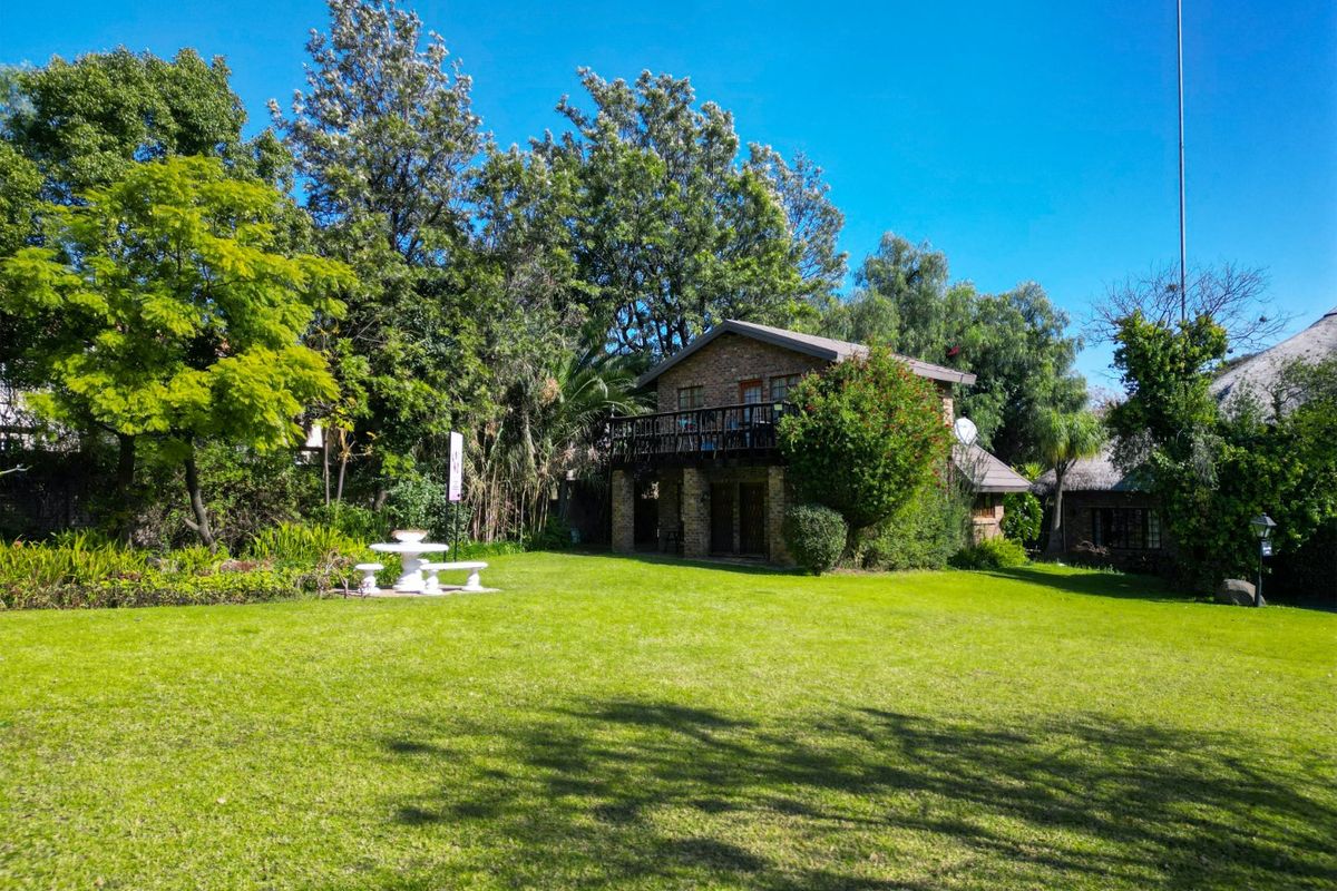 GUEST LODGE FOR SALE  - Photo 2