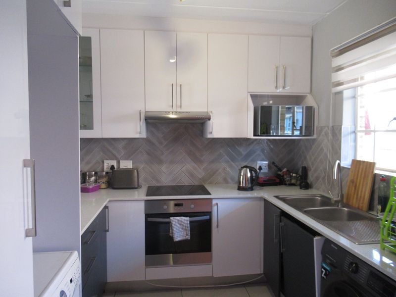 3 BEDROOM APARTMENT FOR SALE IN NOORDWYK - Photo 5