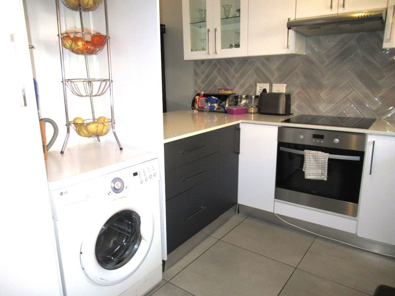 3 BEDROOM APARTMENT FOR SALE IN NOORDWYK - Photo 8