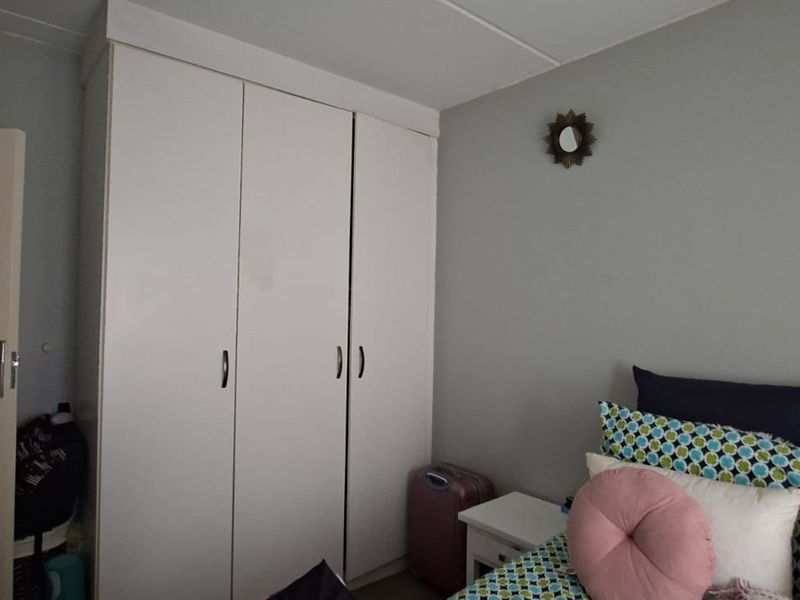 SPACIOUS GROUND FLOOR APARTMENT WITH A PRIVATE GARDEN - Photo 9