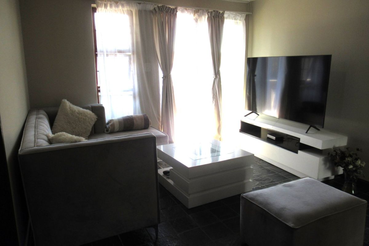 SPACIOUS ONE BEDROOM APARTMENT FOR SALE - Photo 3