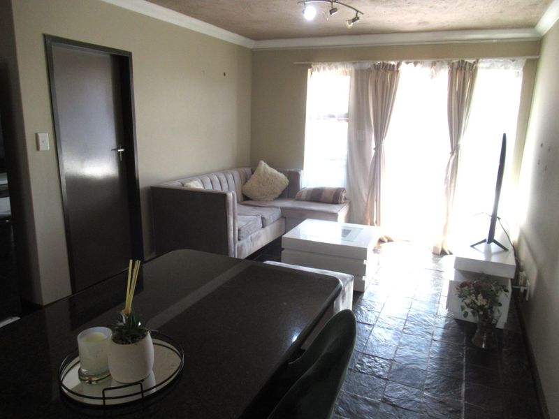 SPACIOUS ONE BEDROOM APARTMENT FOR SALE - Photo 10