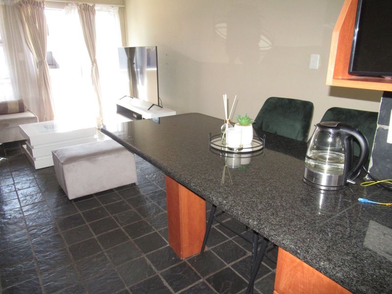 SPACIOUS ONE BEDROOM APARTMENT FOR SALE - Photo 7