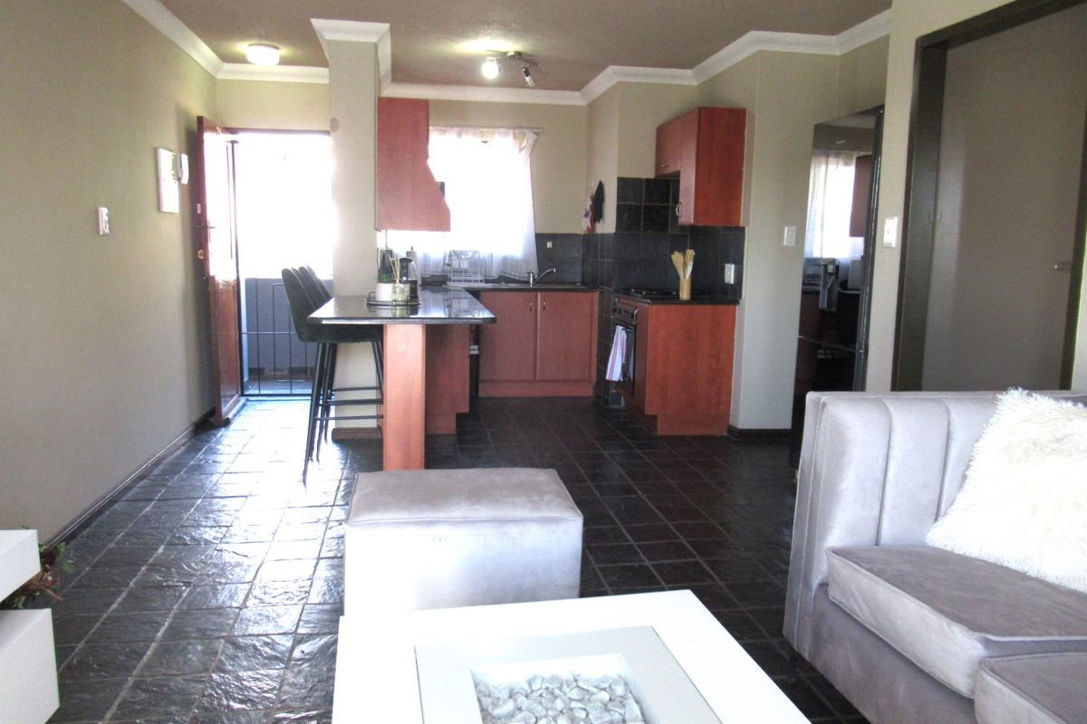 SPACIOUS ONE BEDROOM APARTMENT FOR SALE - Photo 5