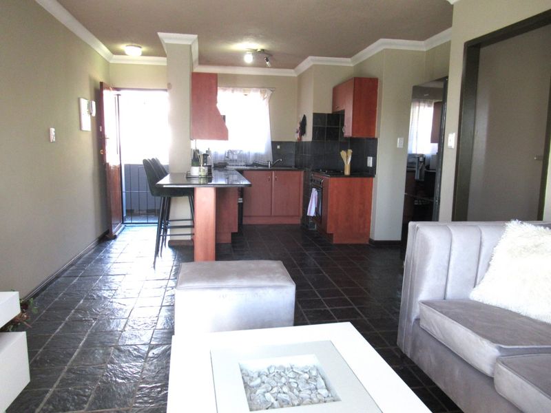 SPACIOUS ONE BEDROOM APARTMENT FOR SALE - Photo 5